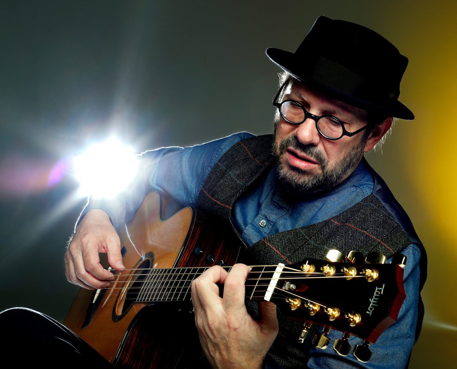 Dennis Nettiksimmons, of Sofia
